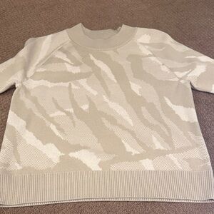 Athleta Beige and Cream Patterned Sweater